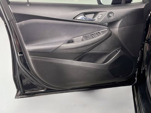 Used 2018 Chevrolet Cruze LS FWD image 17