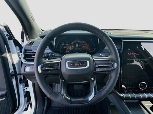 Used 2026 GMC Acadia AT4 w/ Luxury Package AWD/4WD image 11