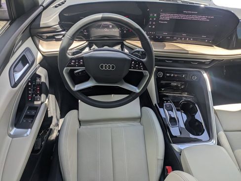 Used 2025 Audi Q5 Premium w/ Premium Plus AWD/4WD image 16