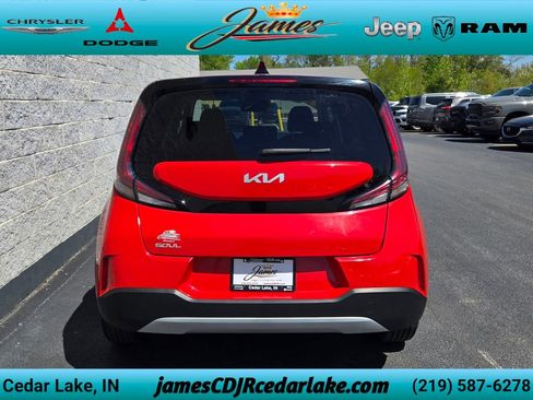 Used 2025 Kia Soul LX w/ LX Technology Package FWD image 4
