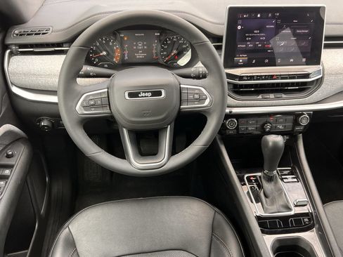Used 2023 Jeep Compass Latitude AWD/4WD image 12