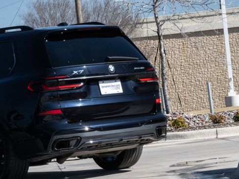 Certified 2024 BMW X7 xDrive40i w/ Executive Package image 6