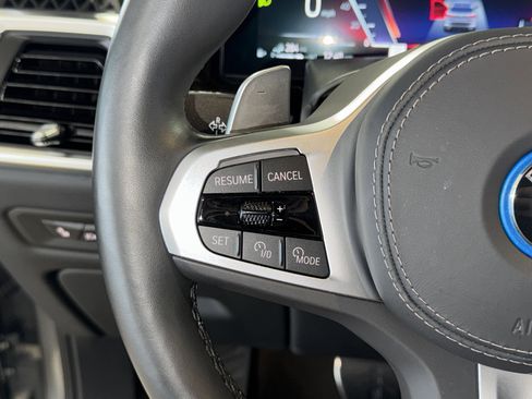 Certified 2025 BMW X5 xDrive50e w/ M Sport Package image 22