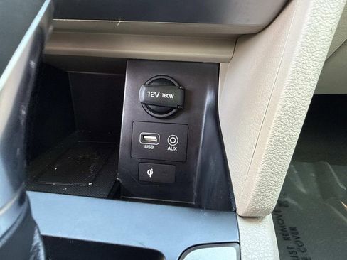 Used 2020 Hyundai Elantra Limited image 33