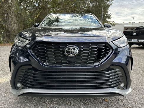 Used 2024 Toyota Highlander LE image 6