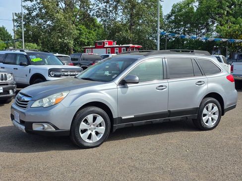 Used 2011 Subaru Outback 2.5i Limited AWD/4WD image 34