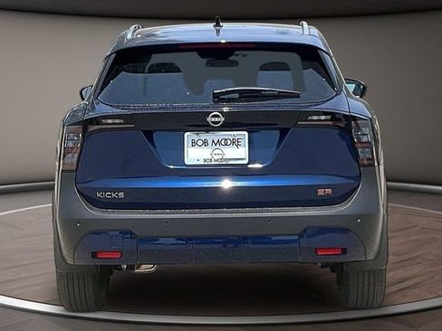 New 2026 Nissan Kicks SR w/ SR Premium Package FWD image 4