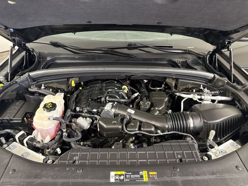 Used 2023 Jeep Grand Cherokee L Laredo AWD/4WD image 28