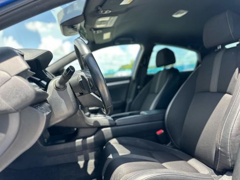 Used 2020 Honda Civic Sport image 9