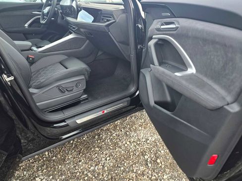 New 2025 Audi SQ5 Premium Plus image 10