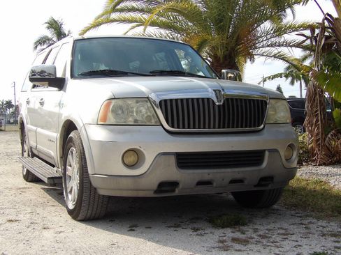 Used 2003 Lincoln Navigator Luxury image 10