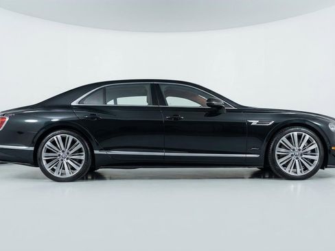 Used 2025 Bentley Flying Spur Plug-In Hybrid AWD/4WD image 5