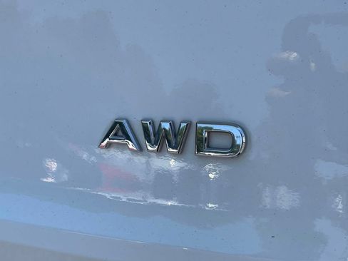 Used 2023 Nissan Rogue S AWD/4WD image 9