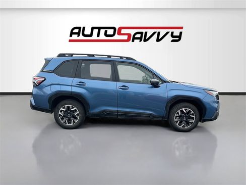 Used 2025 Subaru Forester Premium w/ Convenience Package #1 image 8