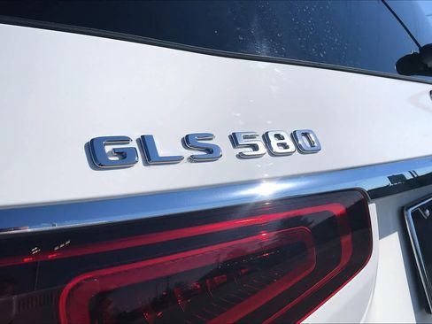 Certified 2021 Mercedes-Benz GLS 580 4MATIC image 9