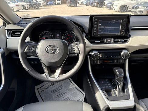 Used 2021 Toyota RAV4 XLE Premium image 20