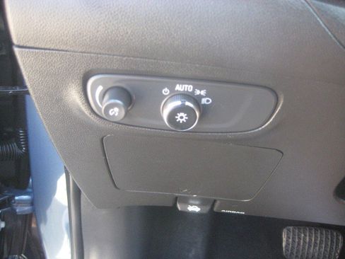 Used 2025 Buick Encore GX Sport Touring FWD image 15