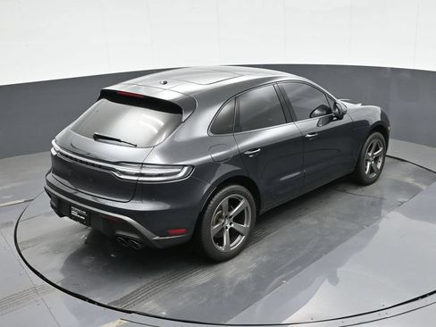 Used 2024 Porsche Macan AWD/4WD image 30