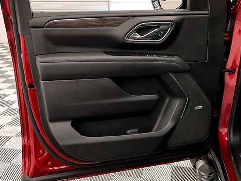 Used 2021 Chevrolet Tahoe Z71 image 16