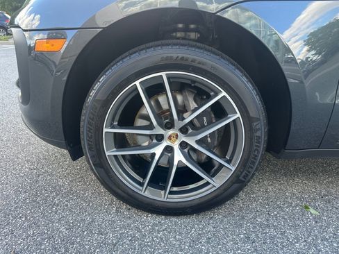 Used 2022 Porsche Macan AWD/4WD image 26