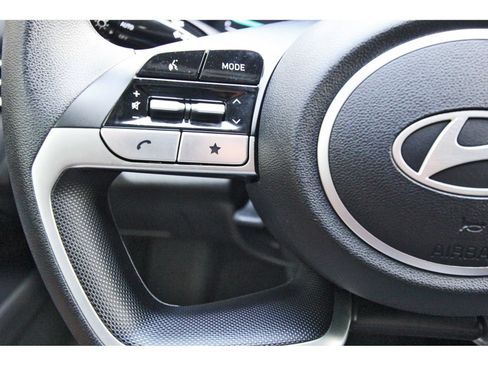 Used 2025 Hyundai Elantra Hybrid FWD image 19