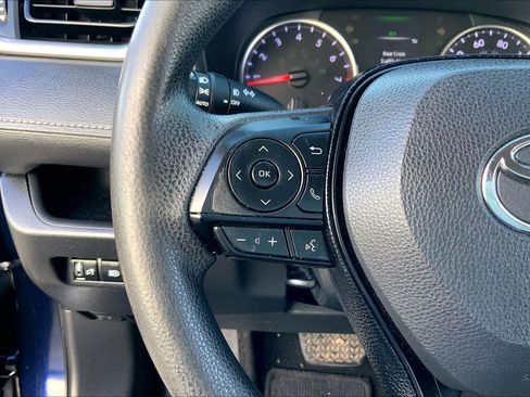 Used 2021 Toyota RAV4 XLE AWD/4WD image 23