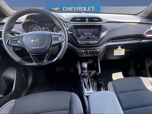 Used 2023 Chevrolet TrailBlazer RS w/ Technology Package AWD/4WD image 7