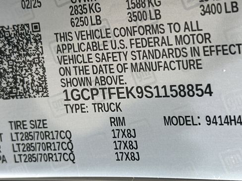 Used 2025 Chevrolet Colorado ZR2 w/ Technology Package AWD/4WD image 33