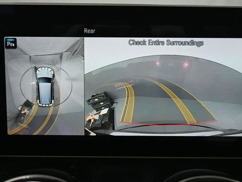 Used 2020 Mercedes-Benz GLB 250 4MATIC w/ Premium Package image 15