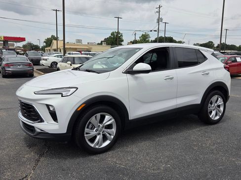 Used 2025 Buick Encore GX Preferred FWD image 3