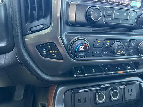 Used 2018 Chevrolet Silverado 1500 High Country AWD/4WD image 34