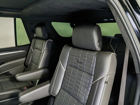 Used 2025 Cadillac Escalade V AWD/4WD image 27