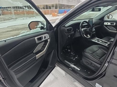 Used 2022 Ford Explorer Limited w/ Limited Technology Package image 17