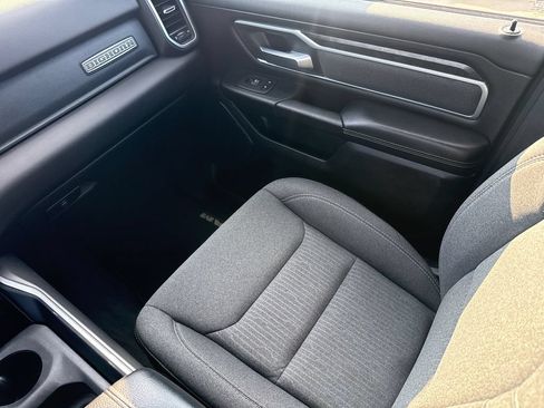 Used 2019 RAM 1500 Big Horn AWD/4WD image 14