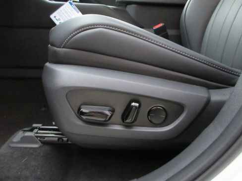 New 2026 Lexus TX 500h AWD image 36