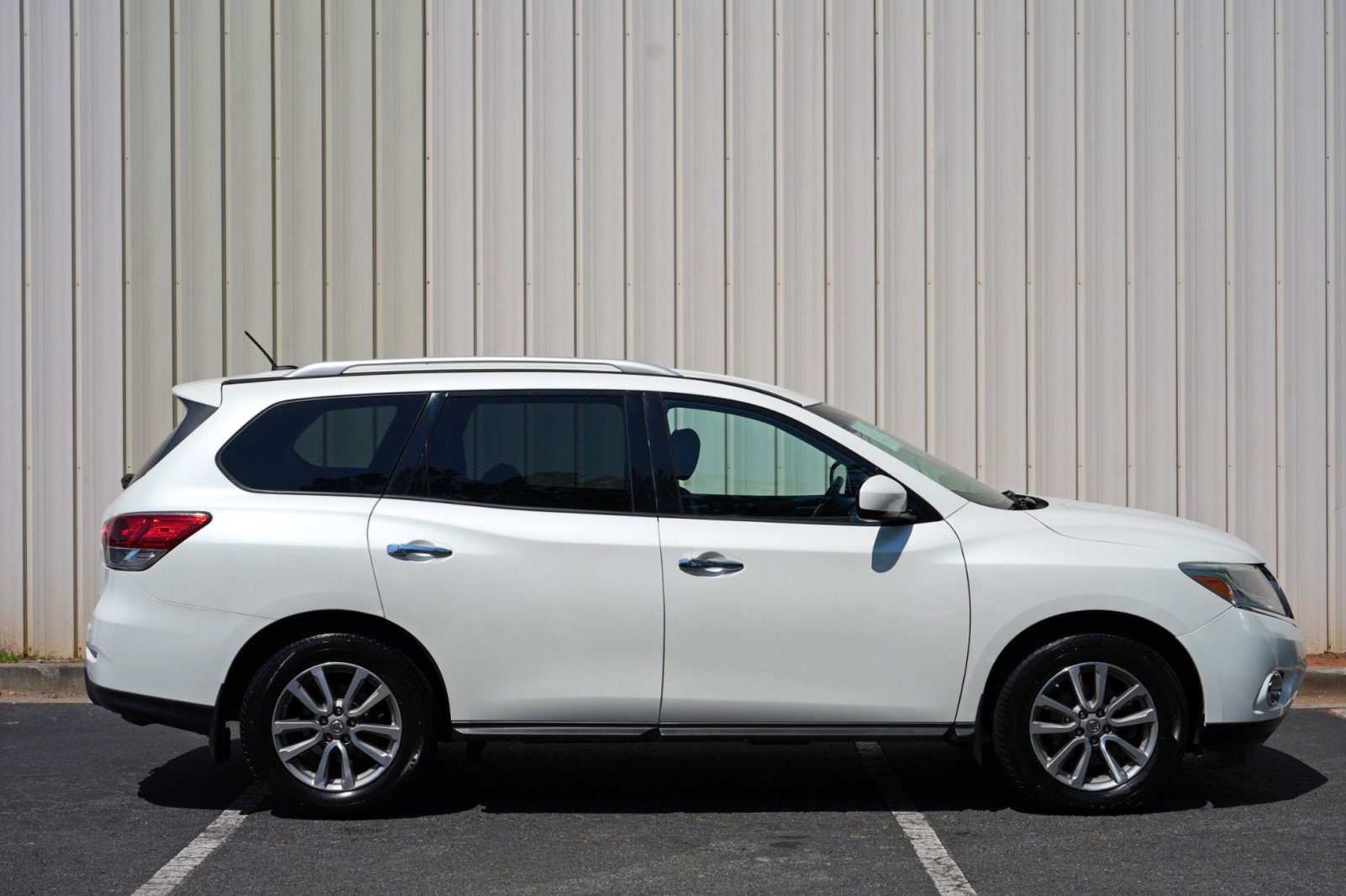Used 2015 Nissan Pathfinder SV w/ Trailer Tow Package FWD image 49