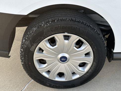 Used 2023 Ford Transit Connect XL image 11