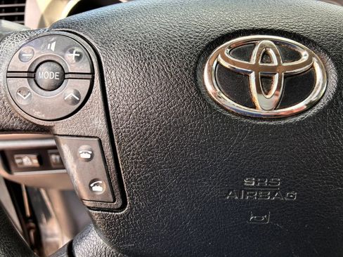 Used 2011 Toyota Tundra 4x4 Double Cab image 21