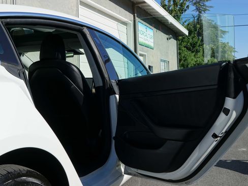Used 2018 Tesla Model 3 Long Range RWD image 24