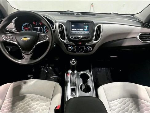 Used 2018 Chevrolet Equinox LS image 7