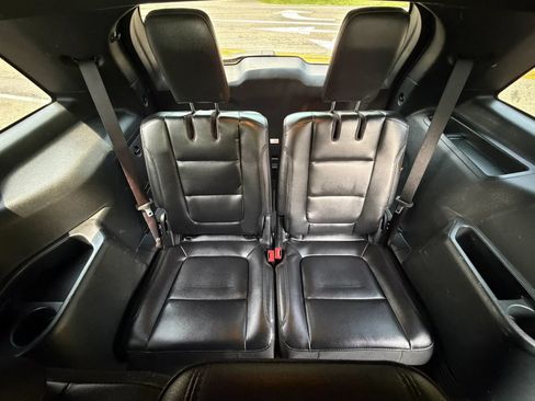 Used 2019 Ford Explorer XLT w/ Equipment Group 202A AWD/4WD image 20