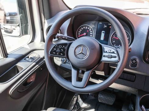 Used 2024 Mercedes-Benz Sprinter 2500 image 19