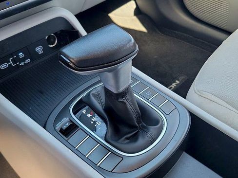 Certified 2025 Hyundai Kona SEL FWD image 33