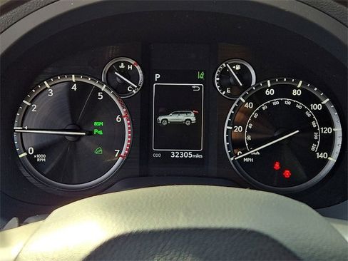 Used 2023 Lexus GX 460 Premium image 21