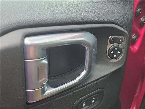 Used 2022 Jeep Wrangler Rubicon w/ LED Lighting Group AWD/4WD image 8