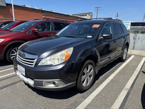Used 2012 Subaru Outback 2.5i Limited w/ Moonroof Pkg AWD/4WD image 2