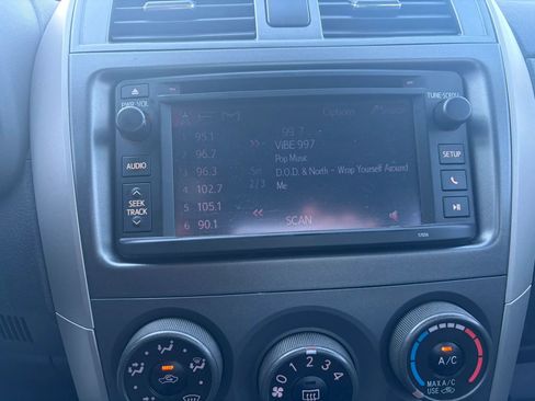 Used 2013 Toyota Corolla S image 16