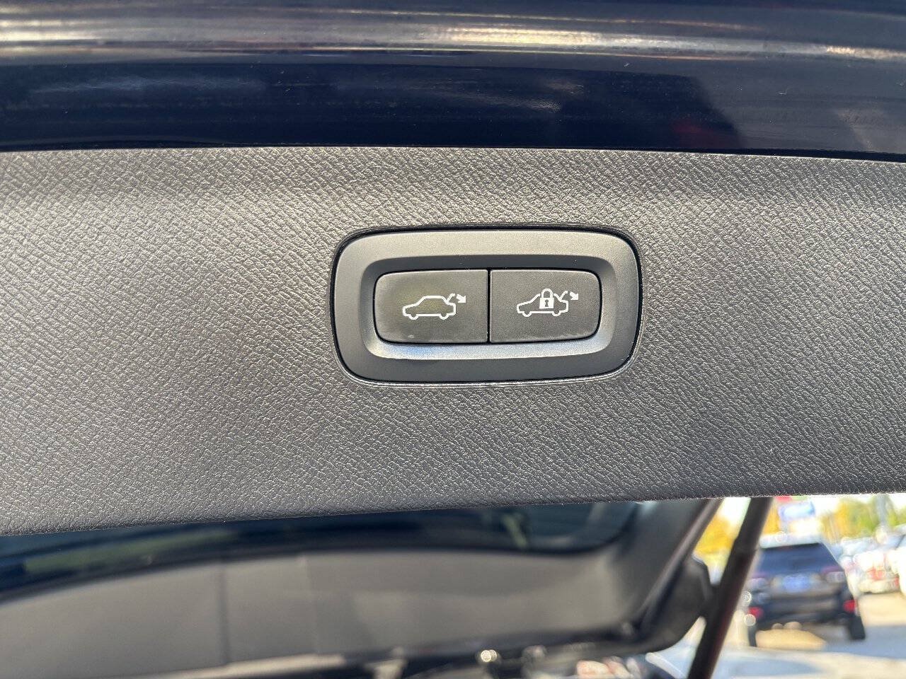 Used 2022 Volvo XC90 T5 Momentum AWD/4WD image 21