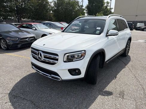 Used 2023 Mercedes-Benz GLB 250 image 3