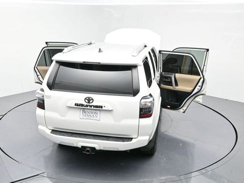 Used 2018 Toyota 4Runner SR5 image 26